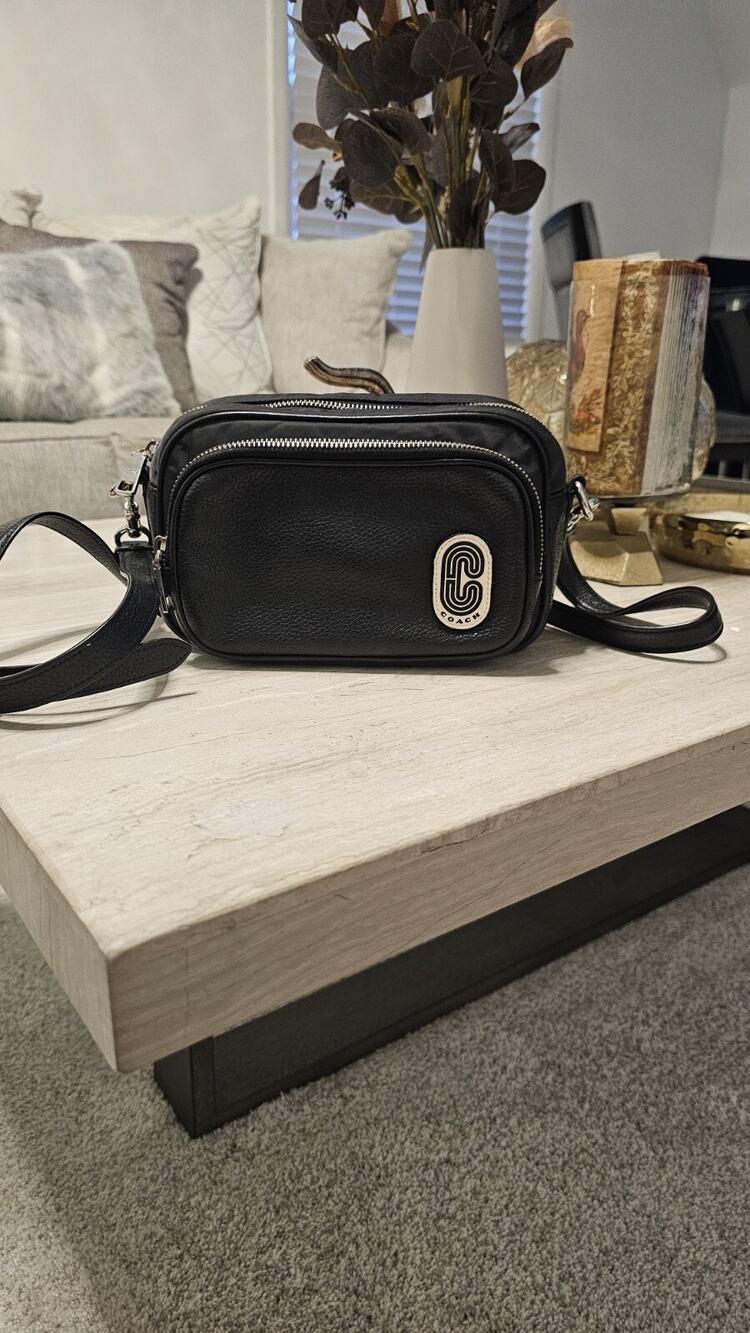 Coach Black Leather Crossbody Camera Bag,Women's Compact Pre-Owned Bag with Logo